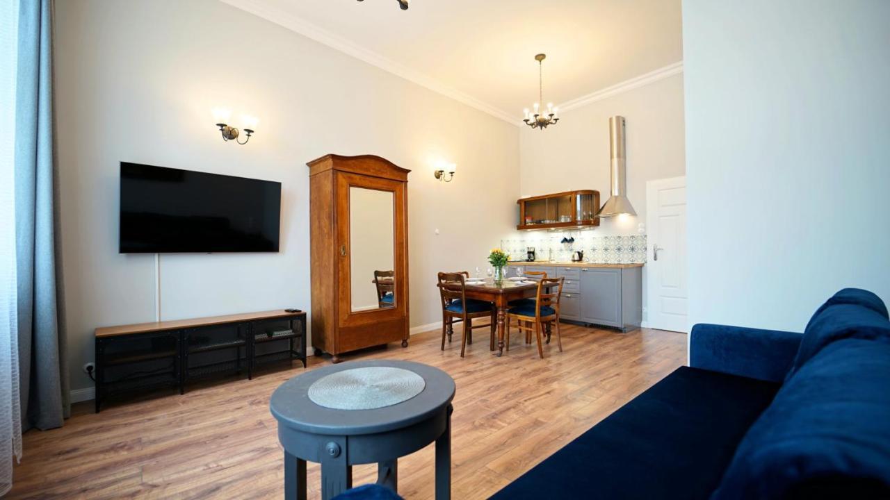 Apartamenty Everysky - Plac Ratuszowy 51 イェレニャ・グーラ エクステリア 写真