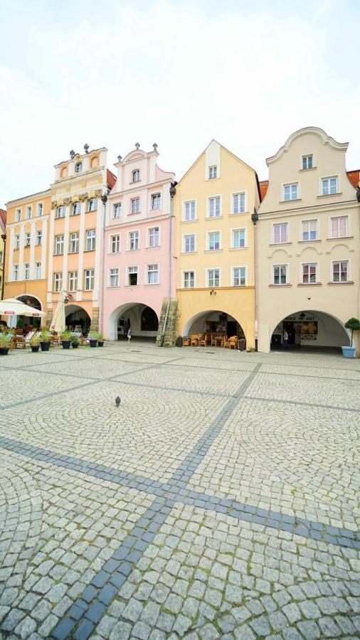 Apartamenty Everysky - Plac Ratuszowy 51 イェレニャ・グーラ エクステリア 写真